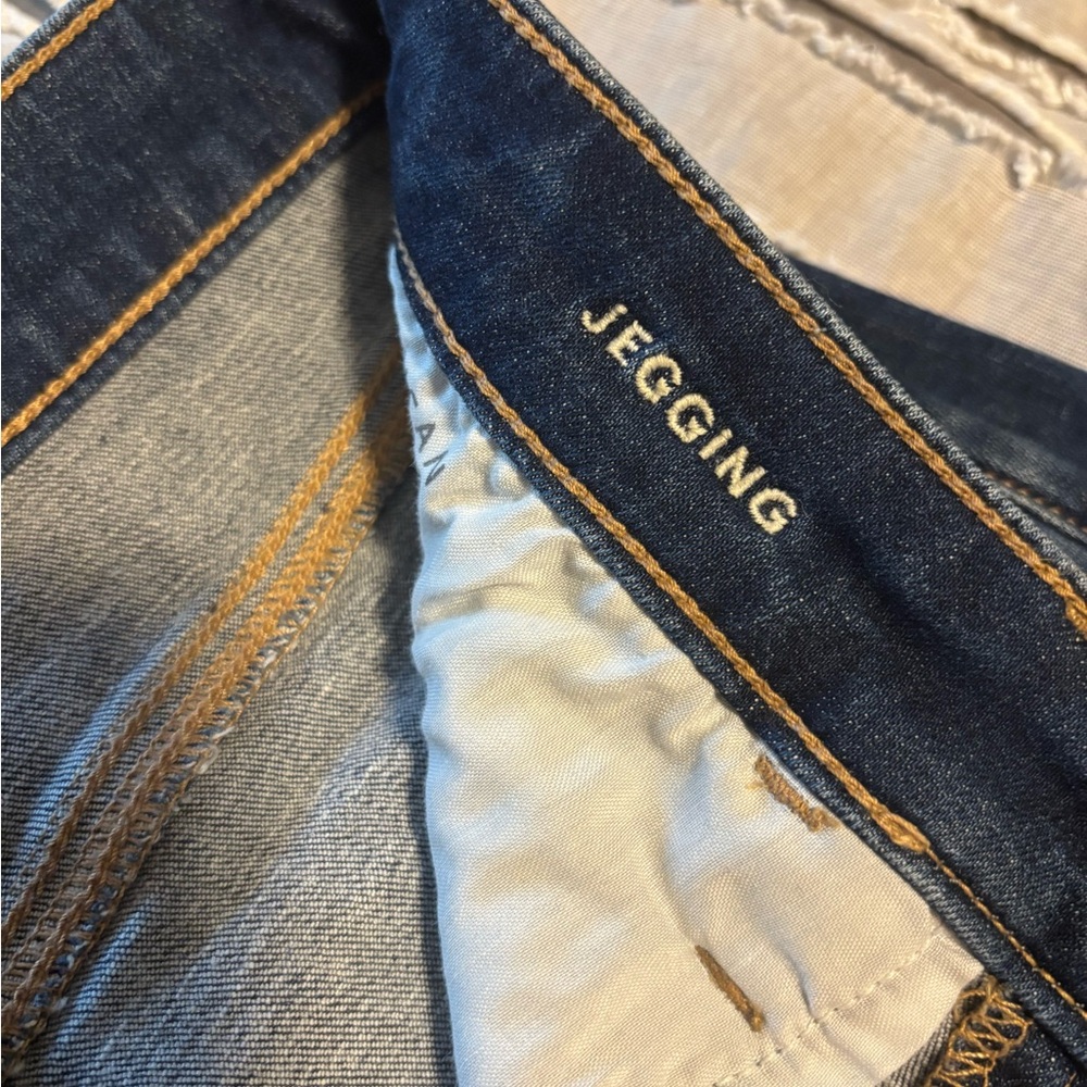 American Eagle Distressed Blue Jeans for Women Size 10 short - Picture 3 of 6